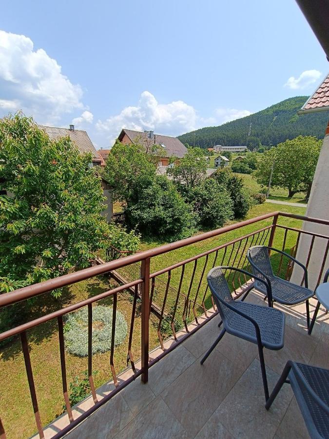 Apartment Hinic Vrhovine ภายนอก รูปภาพ
