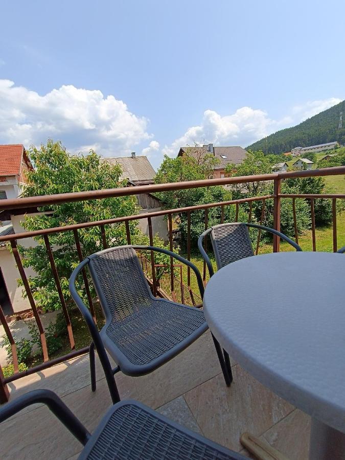 Apartment Hinic Vrhovine ภายนอก รูปภาพ
